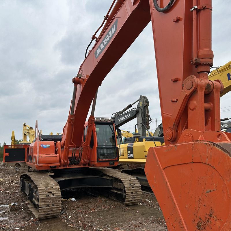 Escavatore Doosan Digger DH420LC-7 di seconda mano da 42 tonnellate