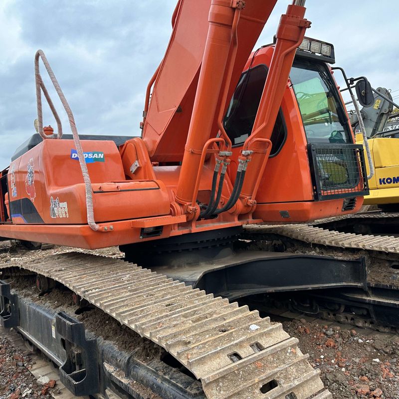 Escavatore Doosan Digger DH420LC-7 di seconda mano da 42 tonnellate