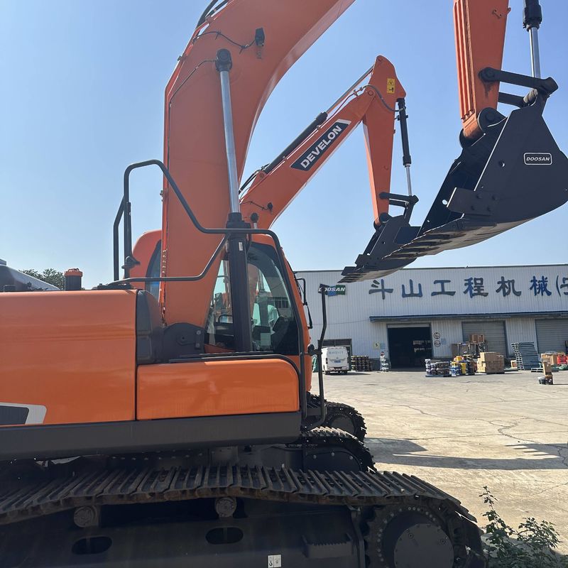 Escavatore Doosan Digger DX215-9ACE di seconda mano da 21,5 t di tipo medio