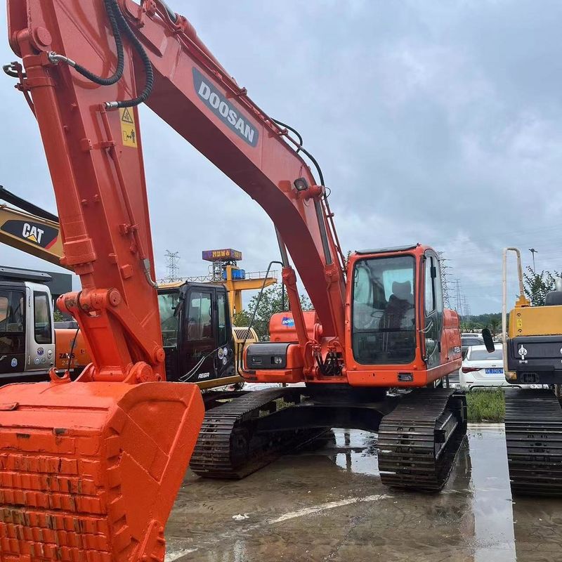 Escavatore Doosan Digger DX225LC di seconda mano da 22,5 tonnellate