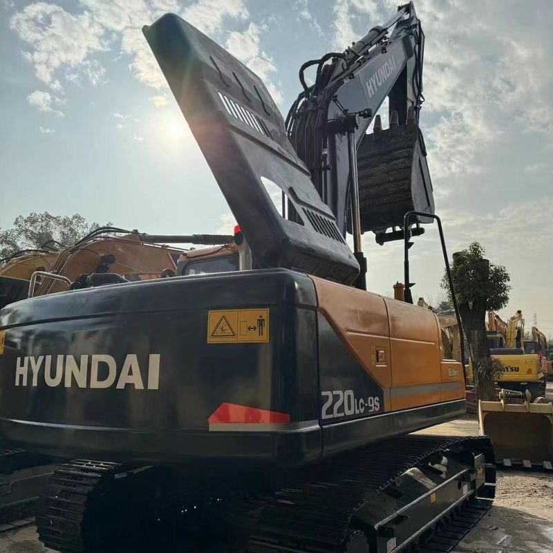 Hyundai Excavator R220-9S di seconda mano