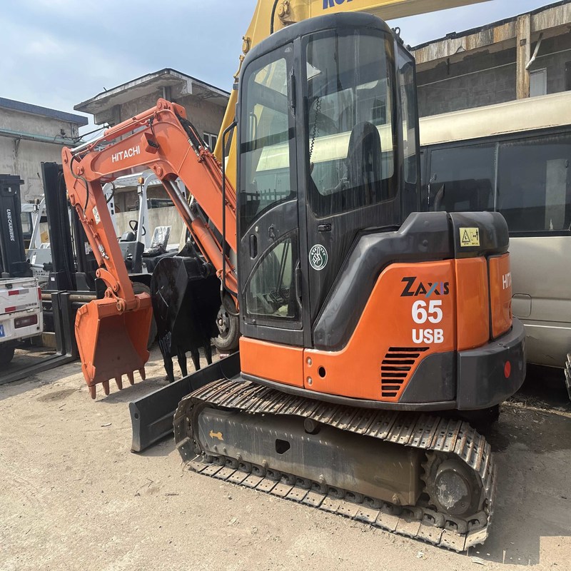 Mini escavatori idraulici di seconda mano Hitachi ZX65 6,5 tonnellate 40,5kw 0,27m3 secchio
