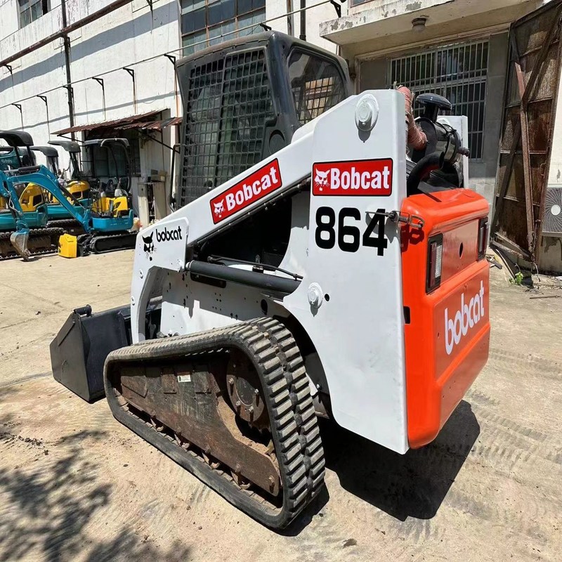 Bob 864 Macchina di caricamento usata per paesaggi 10,6 km/h 53,7 kW