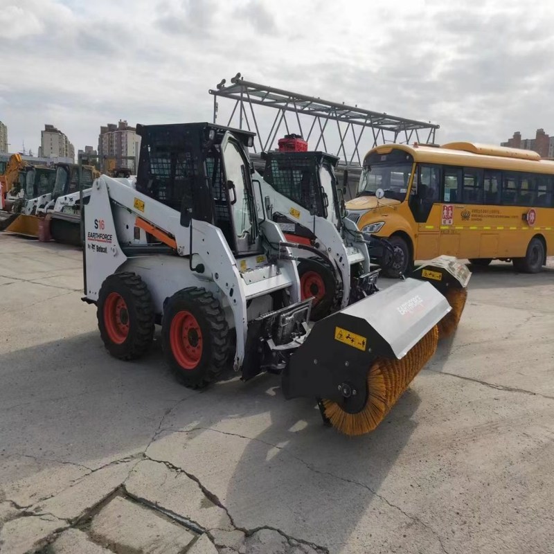 Bob S16 ha utilizzato il caricatore dell'attrezzatura dello skid steer per il movimento terra 10.5km/h 36.4KW