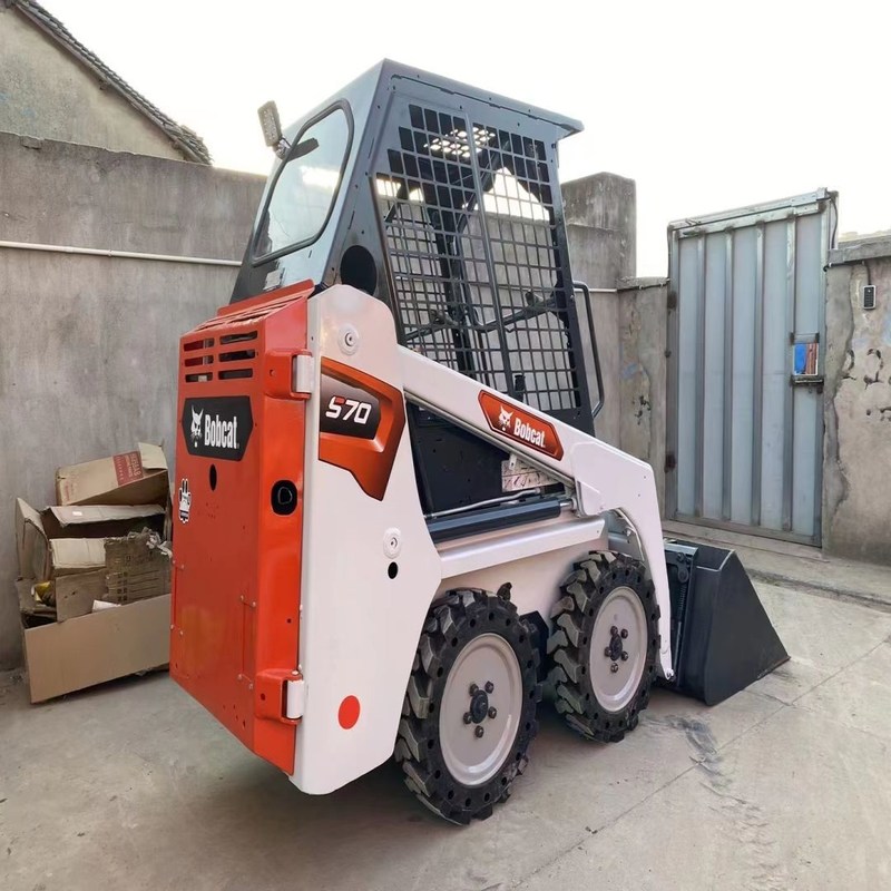 BobS70 Used Skid Steer Heavy Equipment Loader Mini S70 10,1 km/h 17,5 kW