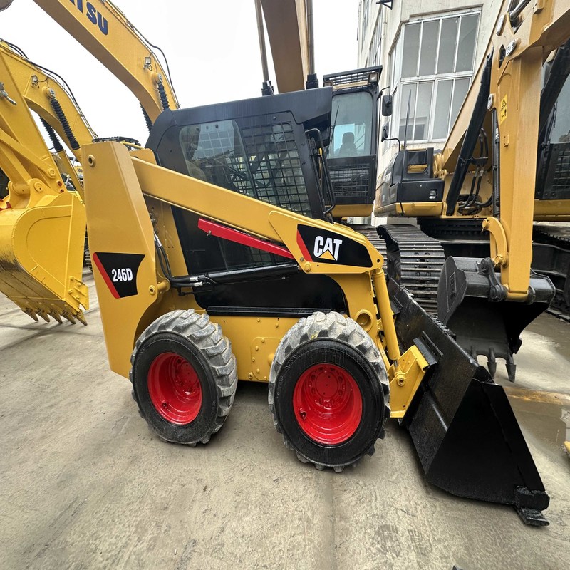 CAT 246D attrezzature usate per caricatori a guida a pattinata 4,5 tonnellate originali 53..6 kW