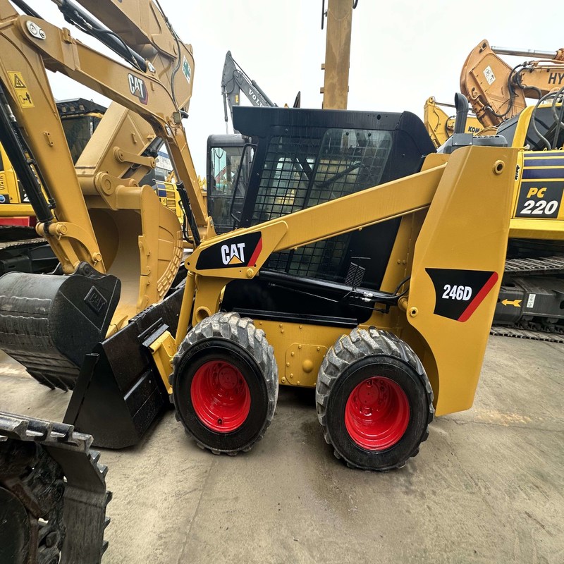 CAT 246D attrezzature usate per caricatori a guida a pattinata 4,5 tonnellate originali 53..6 kW