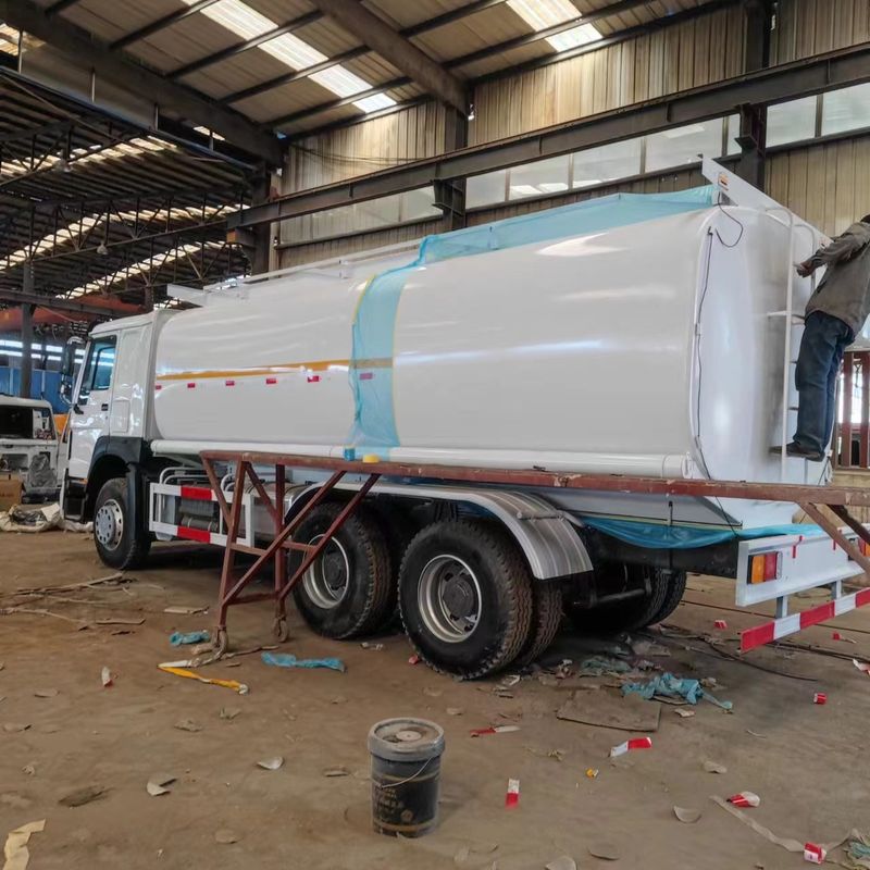 Howo 371 Cisterna di carburante usato Camione consegna di carburante Sinotruk 375 6x4 22m3 2000L 8x4