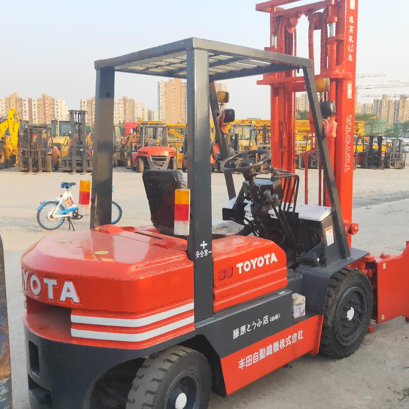 Toyota elettrico Usato carrello elevatore 3 tonnellate per fabbriche Costruzione Altezza massima di sollevamento 4,5 m