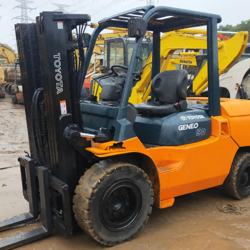 FD50 Toyota Diesel di seconda mano 5 tonnellate Altura massima di sollevamento 4,5 m