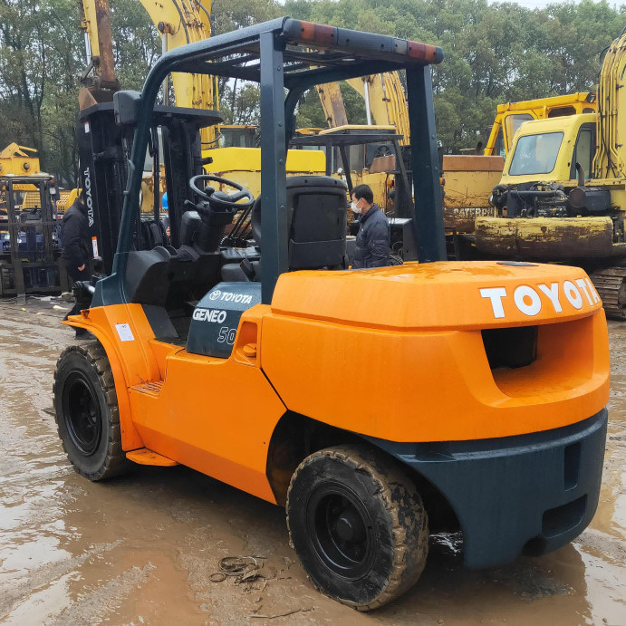FD50 Toyota Diesel di seconda mano 5 tonnellate Altura massima di sollevamento 4,5 m