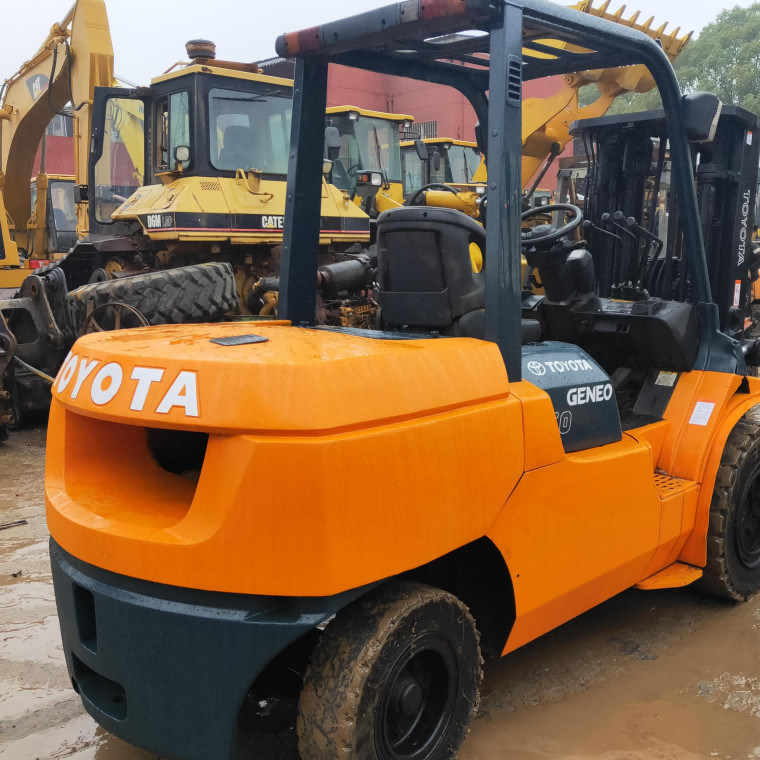 FD50 Toyota Diesel di seconda mano 5 tonnellate Altura massima di sollevamento 4,5 m