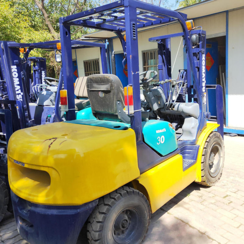 Komatsu FD30 carrello elevatore usato a due fasi attrezzatura per la movimentazione dei materiali 3 tonnellate