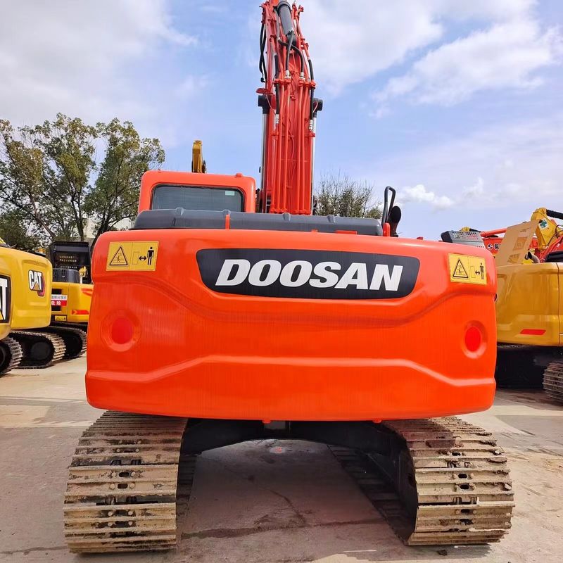 Escavatore Doosan Digger DX140LC di seconda mano da 14 tonnellate di tipo medio
