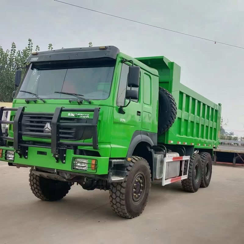 Camionetto Howo 371hp Sinotruk Howo 6x6 tipper 6 ruote diesel manuale
