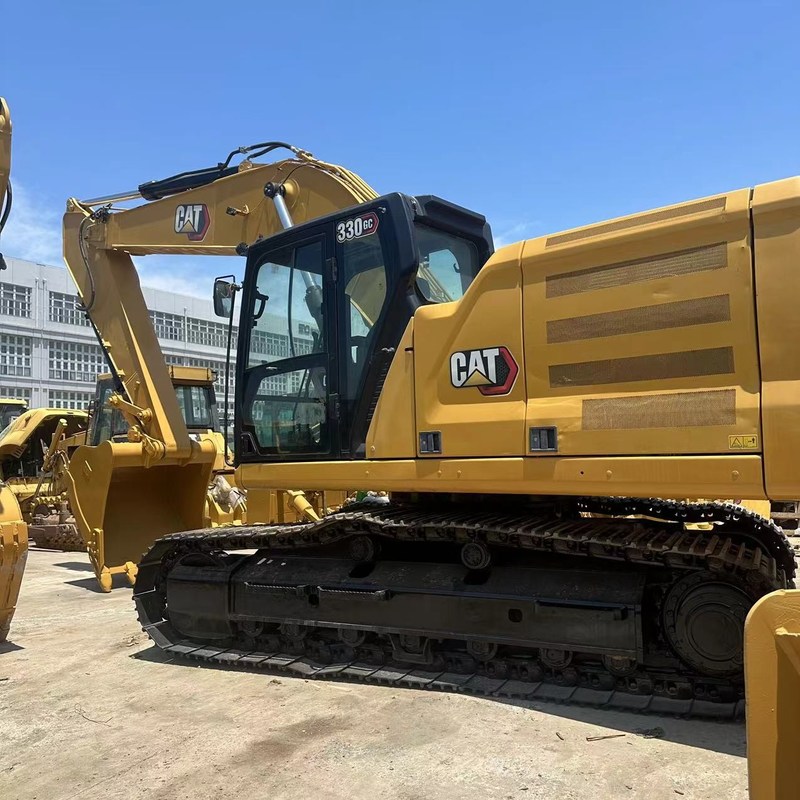 Escavatore usato CAT 330GC Scavatore cingolato da 30 tonnellate 151 kW con benna da 1,6 m3