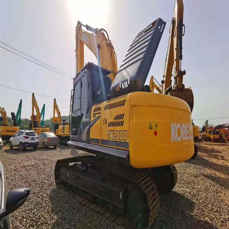 Usato Kobelco Digger SK200-8 di seconda mano 20ton grande tipo escavatore cingolato 114kw