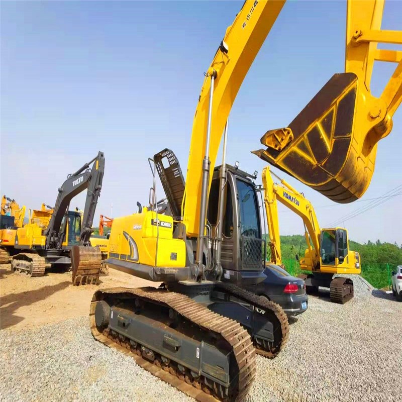 Usato Kobelco Digger SK200-8 di seconda mano 20ton grande tipo escavatore cingolato 114kw