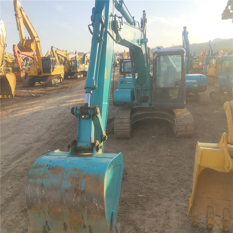 Usato Kobelco Digger SK130 di seconda mano 13ton Piccolo tipo di escavatore 74kw