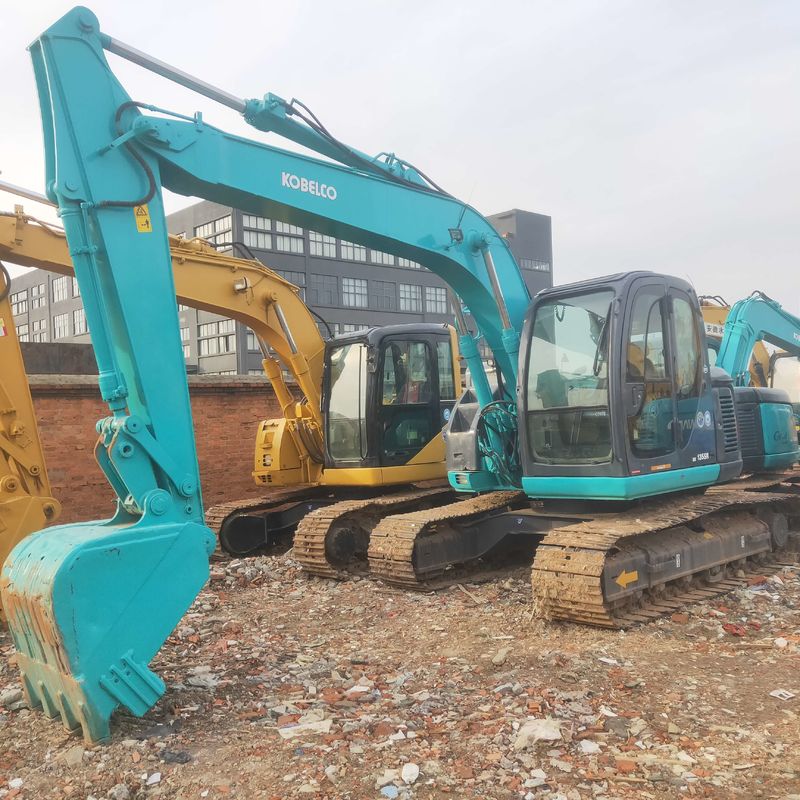 Escavatore Kobelco SK135 di seconda mano da 13,5 tonnellate