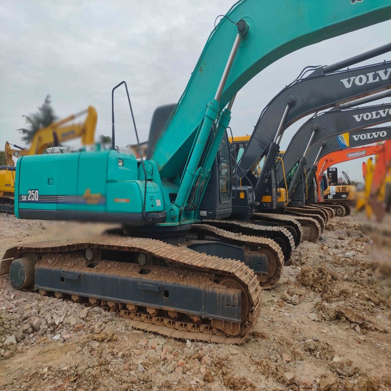 Usato Kobelco Digger SK250-8 Usato Escavatore da 25 tonnellate di tipo medio 131kw