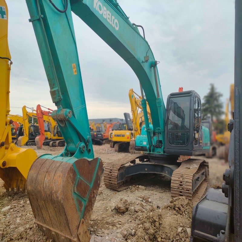 Usato Kobelco Digger SK250-8 Usato Escavatore da 25 tonnellate di tipo medio 131kw