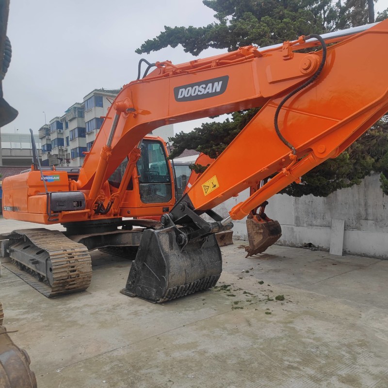 Usato Doosan DX225 Digger 22,5 tonnellate Escavatore a trascinatore di medie dimensioni 157kw