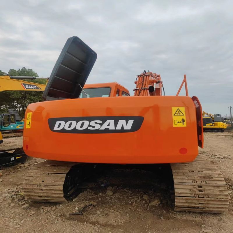 Escavatore Doosan Digger DX150LC di seconda mano da 15 tonnellate di tipo medio