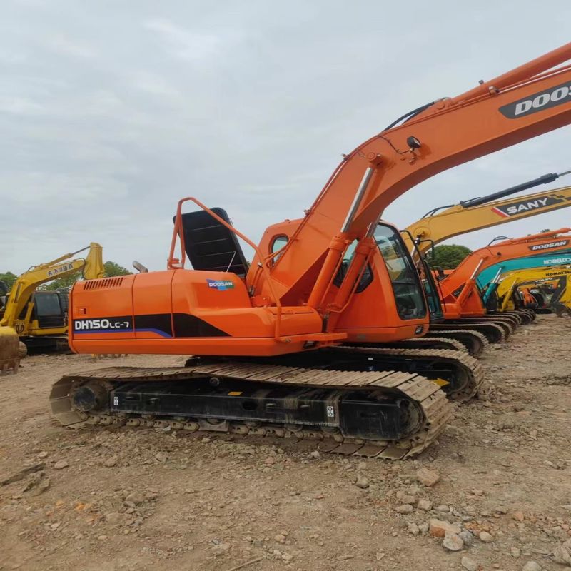 Escavatore Doosan Digger DX150LC di seconda mano da 15 tonnellate di tipo medio