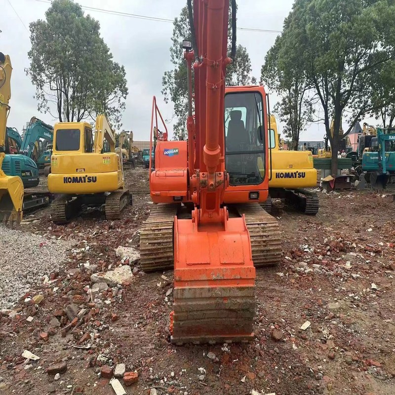 Usato Doosan Digger DX150LC Usato Escavatore da 15 tonnellate di tipo medio 74kw
