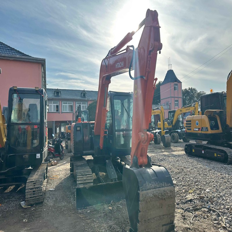 Mini escavatore usato Hitachi ZX70 di seconda mano 7t originali Crawler Tracked Digger 39kw
