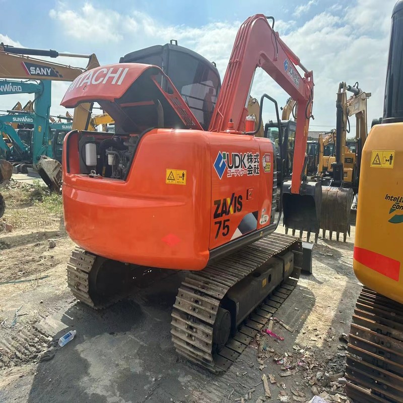 Hitachi ZX75 Escavatore usato idraulico 7 tonnellate medio 40.3kw con 0.33m3 secchio