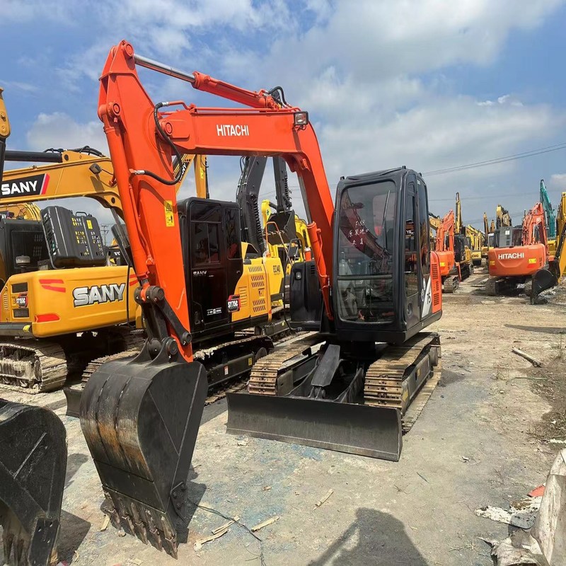 Hitachi ZX75 Escavatore usato idraulico 7 tonnellate medio 40.3kw con 0.33m3 secchio