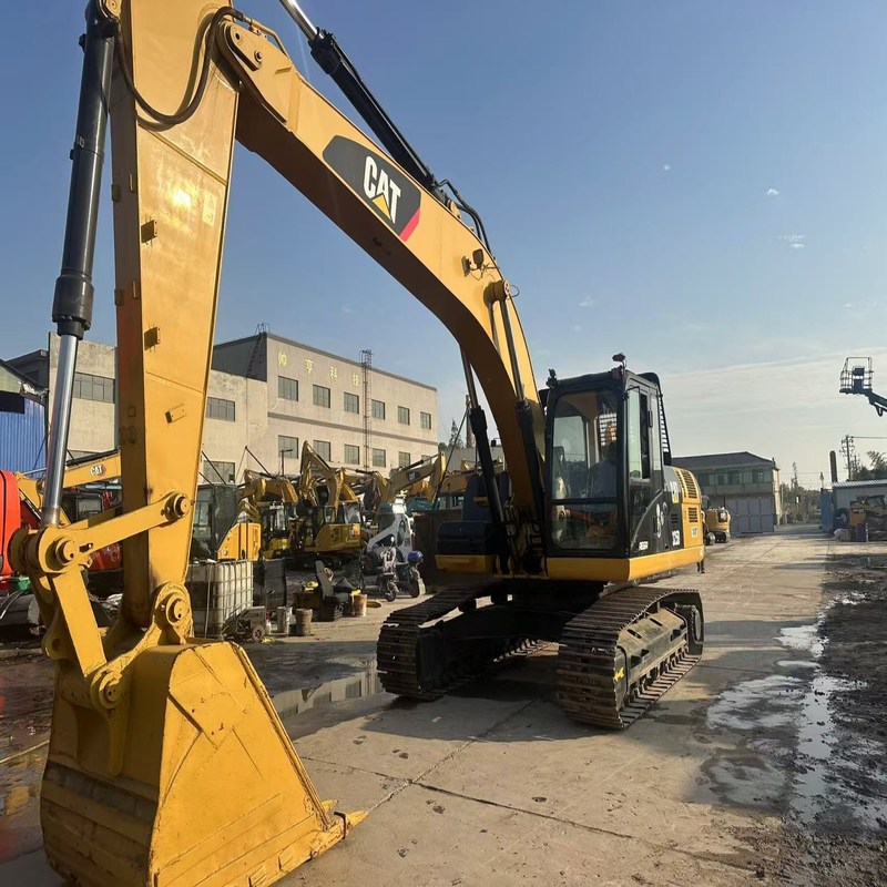 Escavatori usati da 25 tonnellate CAT 325D Crawler Digger 140kw con secchio da 1,4 m3