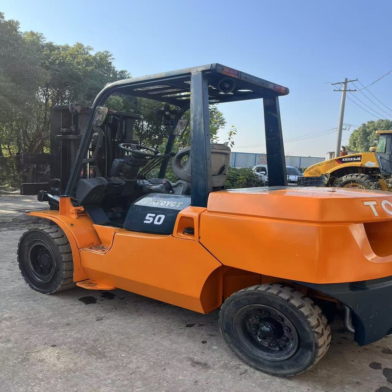 FD50 Toyota Diesel di seconda mano 5 tonnellate Altura massima di sollevamento 4,5 m