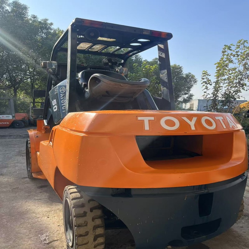 FD50 Toyota Diesel di seconda mano 5 tonnellate Altura massima di sollevamento 4,5 m
