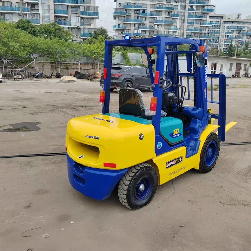Komatsu FD30 carrello elevatore usato a due fasi attrezzatura per la movimentazione dei materiali 3 tonnellate
