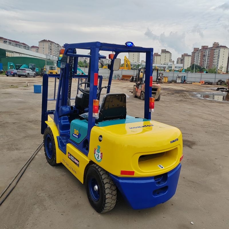 Komatsu FD30 carrello elevatore usato a due fasi attrezzatura per la movimentazione dei materiali 3 tonnellate