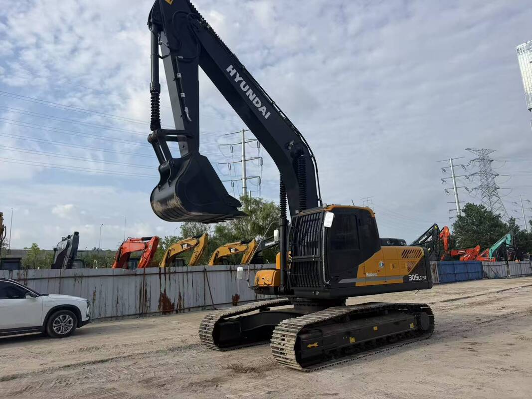 Usato Hyundai Digger R305LC-9T Usato 30.2ton Crawler Escavatore 196kw con secchio 1.38m3