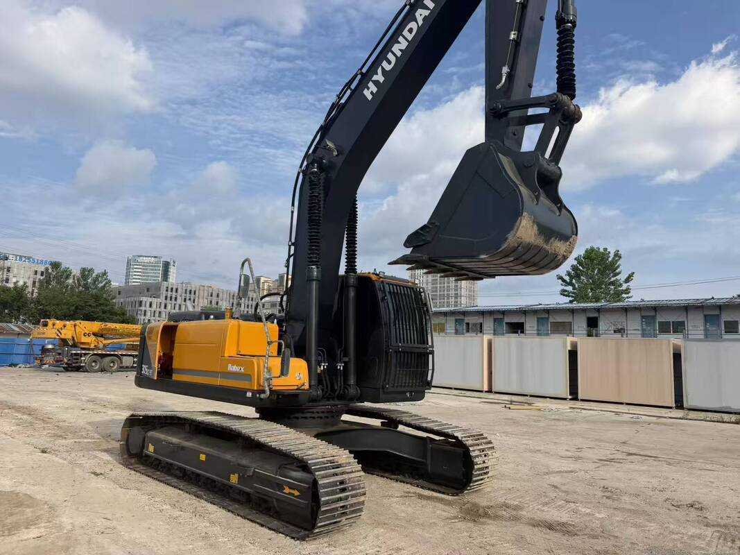 Usato Hyundai Digger R305LC-9T Usato 30.2ton Crawler Escavatore 196kw con secchio 1.38m3